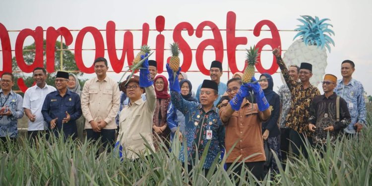 Menteri PDT Resmikan Bantuan Pengembangan Objek Wisata di Desa Wisata Tangkit Baru