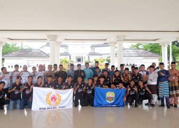 Sekda Budhi Hartono Hadiri Pelepasan Tim Sepak bola Muaro Jambi