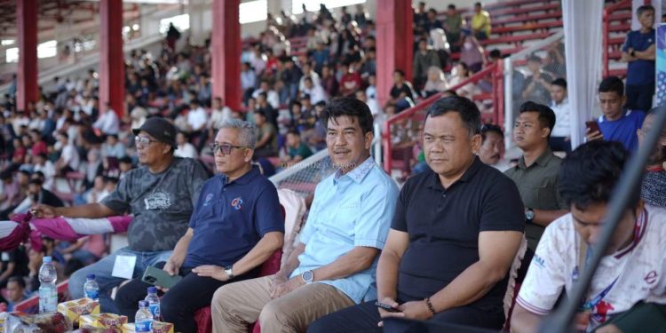 PJ Bupati Raden Najmi Didampingi Sekda Budhi Hartono Nonton Bareng Gubernur Cup