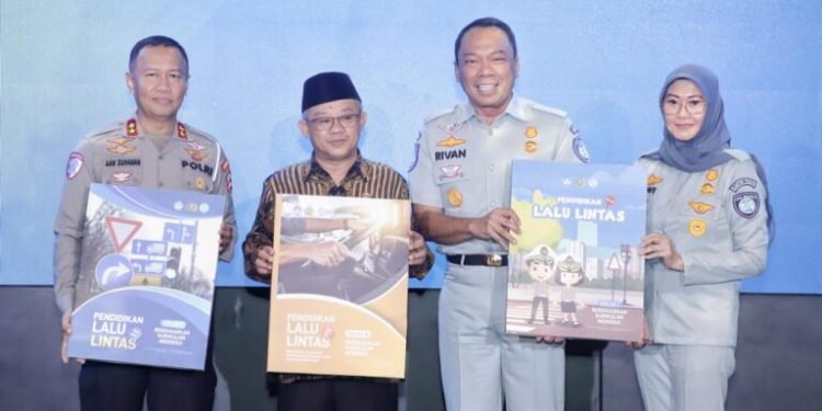 Mendikdasmen: Inisiatif Jasa Raharja dan Korlantas Polri Hadirkan Kurikulum Pendidikan Lalu Lintas untuk Pelajar adalah Langkah Awal Membangun Generasi Indonesia Emas 2045