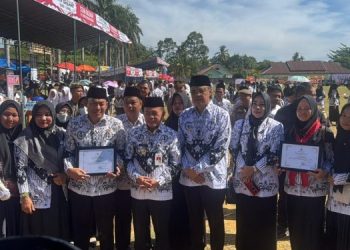 Gubernur Jambi Al Haris Pimpin Peringatan HUT ke-79 PGRI dan HGN 2024 di Kabupaten Tebo