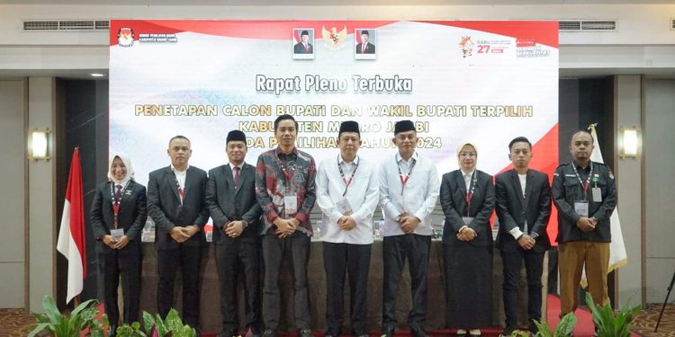 Sekda Kabupaten Muaro Jambi Budhi Hartono Hadiri Gelar Rapat Pleno Terbuka Penetapan Calon Bupati dan Wakil Bupati Muaro Jambi