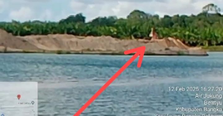 Diduga 2 Alat Berat Porandakan Kawasan Hutan Produksi di Pasir Merak Air Jukung