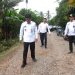 Penjabat Bupati Muaro Jambi Raden Najmi Tinjau Jalan Rusak di Sungai Gelam