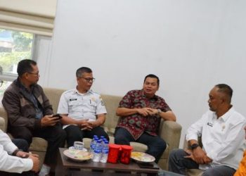 Respon Cepat! Ketua DPRD Kota Jambi Kawal Keluhan Warga Soal Trotoar dan Saluran Air