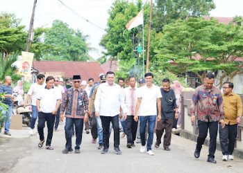 Warga Iuran Perbaiki Jalan Rusak, Kemas Faried Alfarelly Gerak Cepat Koordinasi Dinas PU Kota Jambi