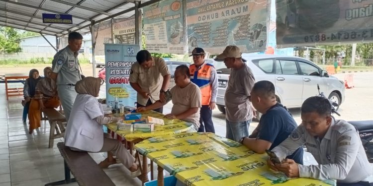 Jasa Raharja Gelar Pemeriksaan Kesehatan Gratis di Terminal Tipe A Muaro Bungo
