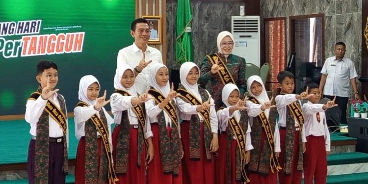 Bupati Fadhil Kukuhkan Bunda Literasi dan Duta Baca Pelajar Batanghari