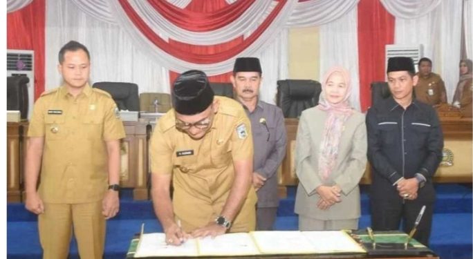 Ranperda Perubahan APBD 2025 Disepakati ,Bupati dan DPRD Sarolangun Menandatangani Kesepakatan Bersama