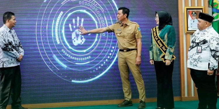Bupati Fadhil Arief Resmikan Launching Aplikasi SRIKANDI