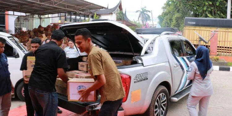 Jasa Raharja Salurkan Bantuan untuk Korban Banjir Bandang dan Longsor di Lubuk Minturun