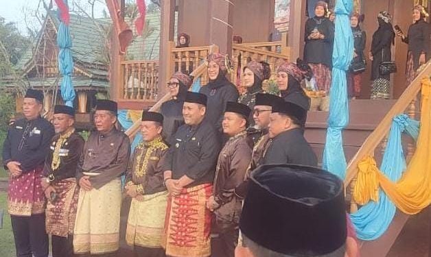 Anjungan Merangin Dikunjungi Gubernur Jambi disambut Bupati HM Syukur 