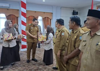 Bupati Merangin M. Syukur Beri Reward OPD dan Camat dengan Pencapaian PAD Tertinggi
