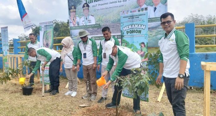 Sarolangun Hijau, Sekda Muhammad Arief Ikuti Gerakan Penanaman Pohon Se-jambi