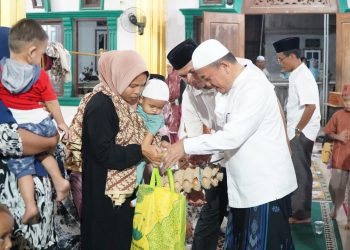Gubernur Al Haris Kenang H. Hanafi di Masjid Tertua Bungo, Janji Bangun Jembatan dan Jalan untuk Warga