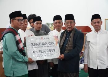 Wagub Jambi Serahkan Bantuan Stunting, CSR dan BAZNAS di Safari Ramadhan Tanjab Timur