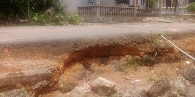 Warga Kayu Besi Geram: Jalan Rusak Parah 10 Tahun Tak Kunjung Diperbaiki Pemkab Bangka