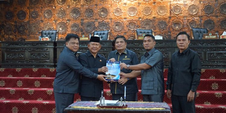 Wakil Bupati Merangin Hadiri Rapat Paripurna DPRD Penyampaian LKPJ Tahun Anggaran 2025