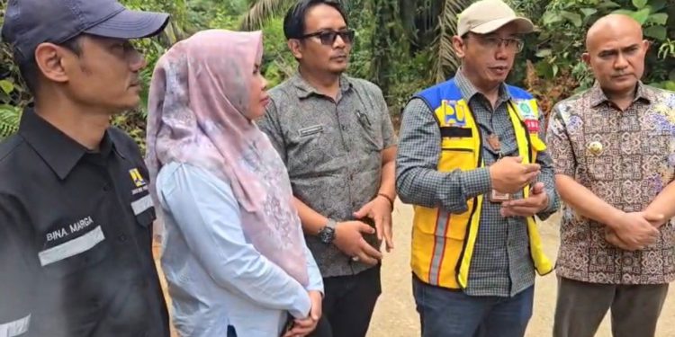 Jalan Jambi Siap Tempur Mudik Lebaran 2026: Dinas PUTR Gaspol Bersihkan Lubang dan Semak Belukar