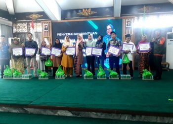 Zulva Fadhil Bagikan Bantuan ke 13 Korban Bencana Batang Hari: PKK Hadir, Semangat Bangkit!