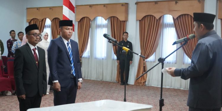 Lantik Pejabat Pimpinan Tinggi Pratama, Bupati H M Syukur Intruksikan Stop Segala Bentuk Pungli