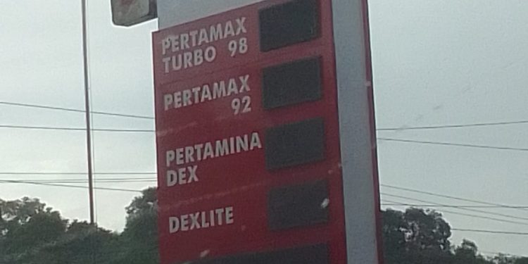 SPBU Air Belo Diduga Fasilitasi “Pengerit” BBM Subsidi, Antrian Warga Terhambat