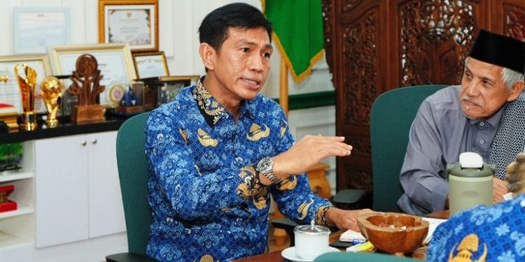 Bupati Fadhil Arief Terima Penghargaan Nasional, Batang Hari Dinilai Berhasil Lestarikan Bahasa Daerah