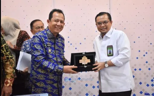 Bupati Muaro Jambi Bahas Peningkatan Mutu Pendidikan dengan Kemendikdasmen di Jakarta