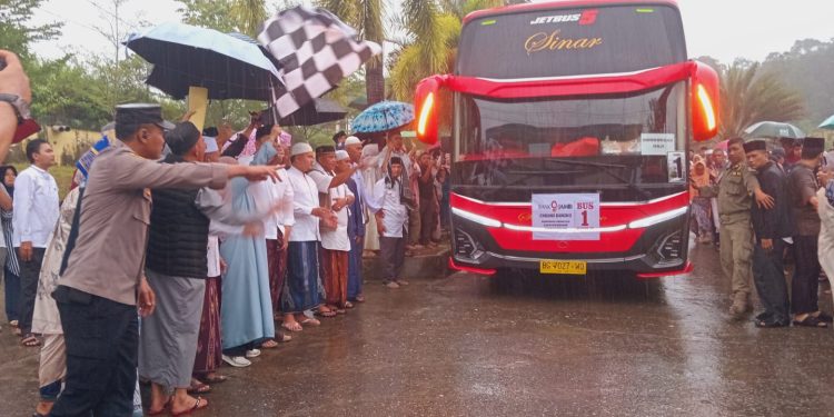 Pemkab Merangin Lepas Keberangkatan Jamaah Haji Kloter Pertama Menuju Tanah Suci