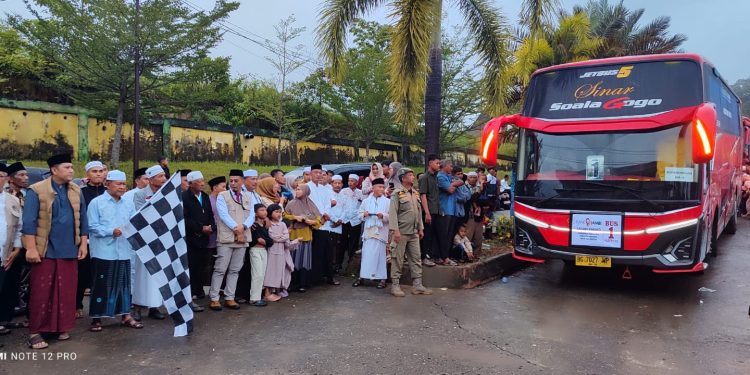 Bupati M Syukur Melepas Keberangkatan Calon Jamaah Haji Merangin Kloter 23 Tahun 2026  