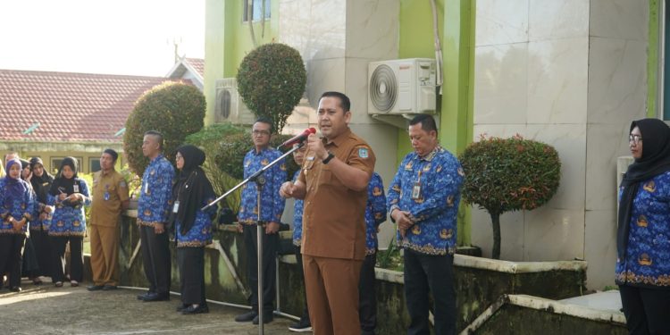 Pimpin Apel di RSU Kol Abundjani, Bupati M. Syukur Jamin Hak dan Kesejahteraan Tenaga Medis