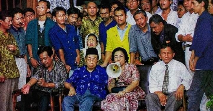 Indonesia Tidak Sedang Runtuh, Indonesia Sedang Diuji