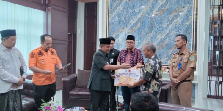 Ketua DPRD Kota Jambi Apresiasi Respons Cepat Pemkot Salurkan Bantuan Korban Kebakaran