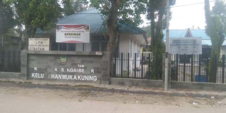 Identitas Kantor Kelurahan Muka Kuning Rusak, Warga Soroti Minimnya Perawatan Fasilitas Publik