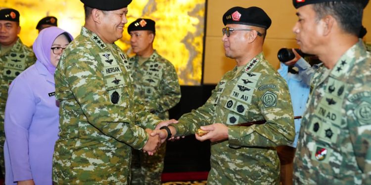 Irjen TNI Laksdya Hersan Pimpin Laporan Korps Kenaikan Pangkat 105 Pati TNI