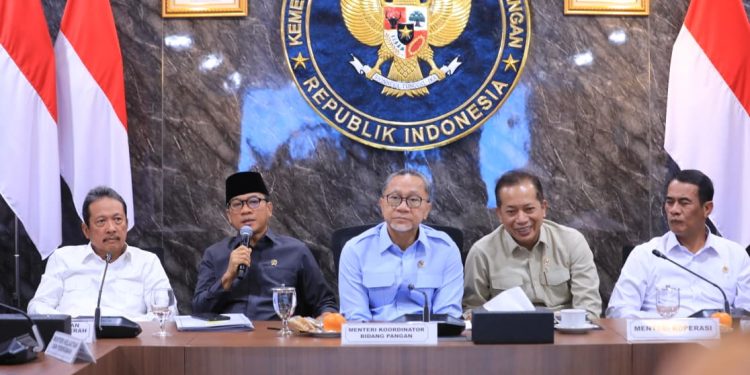 Menteri Desa PDT Yandri Bersama 10 Asosiasi Desa Akan Kawal Terus Program Koperasi Desa Merah Putih