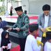 Maulana – Diza Serahkan Santunan Kepada Anak Yatim dan Berikan Bantuan Ratusan Paket Sembako Bagi Kaum Dhuafa