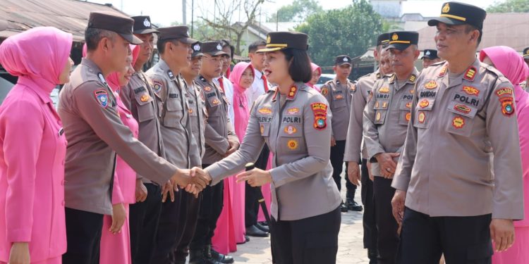 Kunker ke Jebus, Kapolres Bangka Barat Cek Jajaran hingga Jenguk Anggota yang Sakit