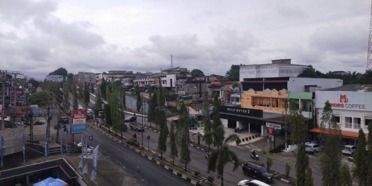 Hujan Mengguyur Kota Bangko Kabupaten Merangin