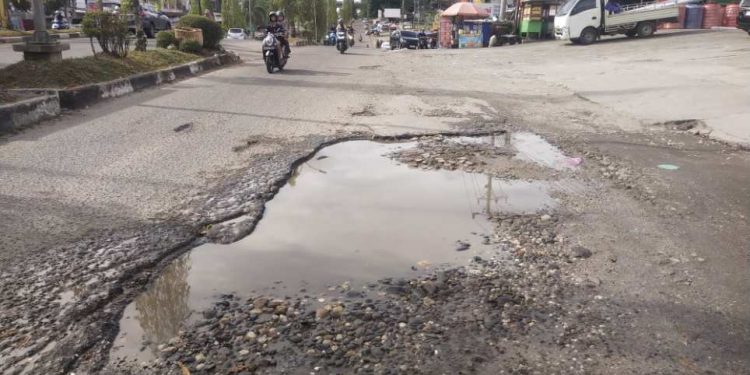 Jalan Rusak dibeberapa Lokasi di Kota Bangko Kabupaten Merangin Belum ada Perbaikan