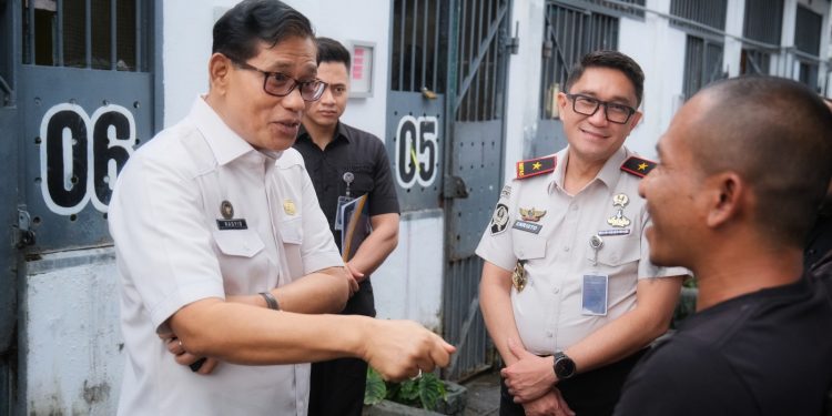 Memadatkan Jarak, Menghadirkan Negara