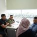 Tim Penyidik Koneksitas Serahkan Tersangka ke Penuntut Umum Perkara Korupsi Pengadaan Motor Listrik di BGN