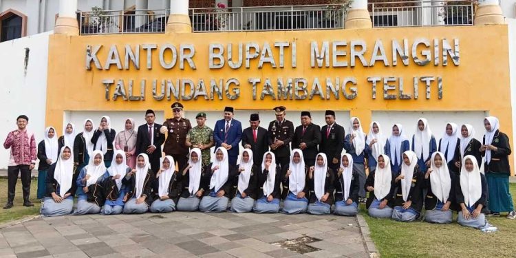 Bupati M. Syukur Pimpin Upacara Peringatan Hari Sumpah Pemuda, Ingatkan Pemuda Jauhi Narkoba