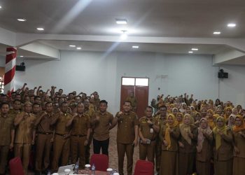 Beri Arahan Kepala Sekolah, Bupati M. Syukur Tegaskan Transparansi Pengelolaan Dana BOSP dan Lepaskan Kepentingan Pribadi